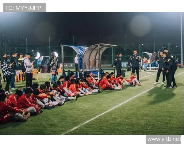 中华中学足球比赛精彩直播全程回顾与精彩瞬间分享