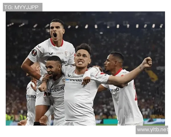 塞维利亚主帅因战术问题遭球迷疯狂围攻,俱乐部高层召开紧急会议 塞维利亚主帅因战术问题遭球迷疯狂围攻,俱乐部高层召开紧急会议