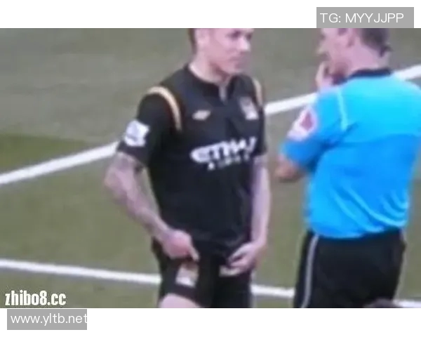 女性如何欣赏足球比赛直播的独特视角与体验分享 女性如何欣赏足球比赛直播的独特视角与体验分享